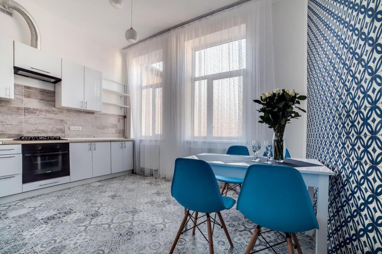 Apartament On Kulisha Street Lviv Bagian luar foto