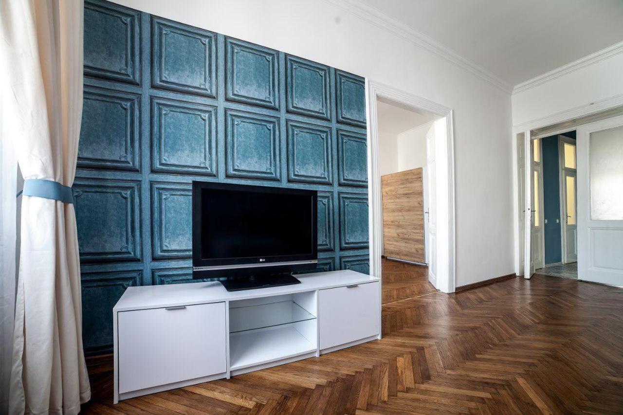 Apartament On Kulisha Street Lviv Bagian luar foto